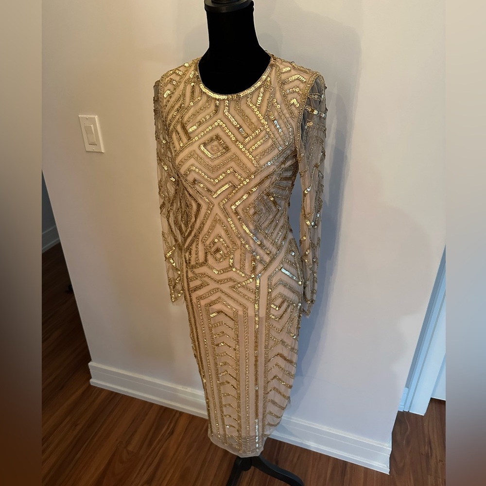 Selling a Gianna Bini dress. Perfect for formal events. Body con tight fitting 4